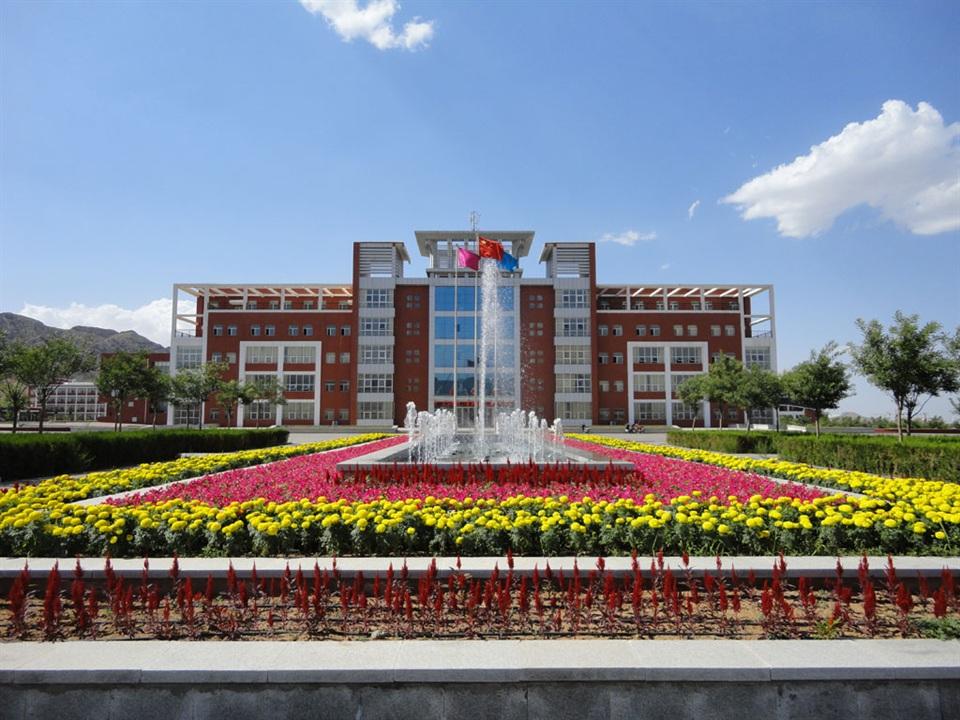 阿拉善经济开发区全力推动千亿元园区建设