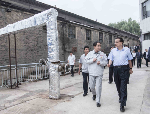 李克强：加快新旧动能转换促进经济转型升级