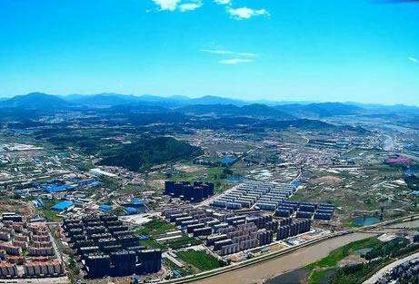 医药高新区：壮大“一体两翼”产业格局